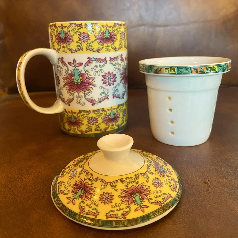 $4 ☕️ World Market Three Piece Tea Cup with Strainer